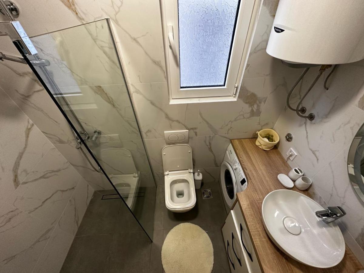 Apartment Aki โกตอร์ ภายนอก รูปภาพ