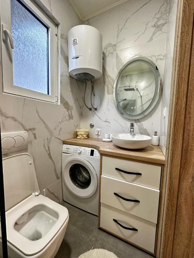 Apartment Aki โกตอร์ ภายนอก รูปภาพ